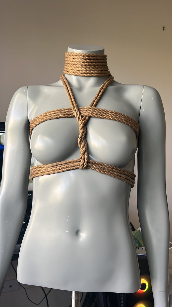RykerToken's tweet photo. Got super bored so brought a mannequin off market place to practice on! 

#rope
#shibari  
#bondage https://t.co/GFbYSmjtNL