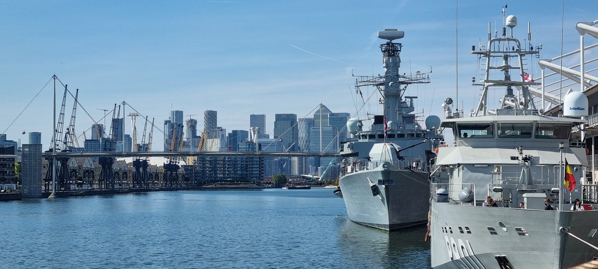 HarjitRana's tweet photo. A fantastic experience along the River Thames thanks to the @RoyalNavy at @DSEI_event A great way to see the sights &amp; HMS Puncher in action. https://t.co/oayz54O59P