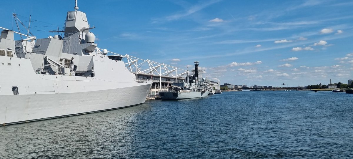 HarjitRana's tweet photo. A fantastic experience along the River Thames thanks to the @RoyalNavy at @DSEI_event A great way to see the sights &amp; HMS Puncher in action. https://t.co/oayz54O59P