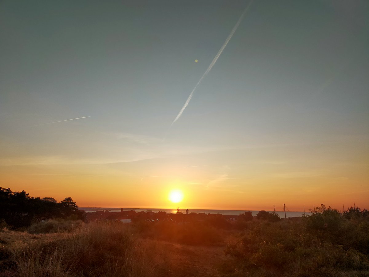 ijstijd2's tweet photo. Ga je op vakantie als de ijssalon dicht is?
Hoezo?
Dit is mijn achtertuin https://t.co/vxBcpslmvA