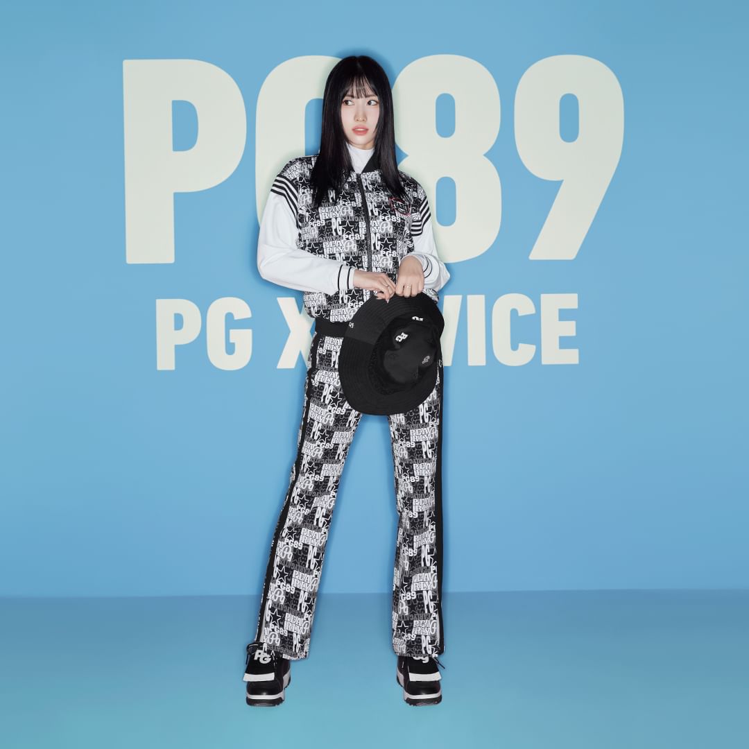 SubjectKpop's tweet photo. Momo x Pearly Gates

#TWICE #트와이스 @JYPETWICE https://t.co/64jTrTFKUn