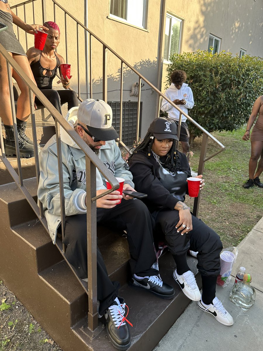 MarkBreezy's tweet photo. All up in the hood… Ain’t no love lost 👌🏾🏆💯 #jayworthy #kamaiyah https://t.co/gUp5JAFSCT