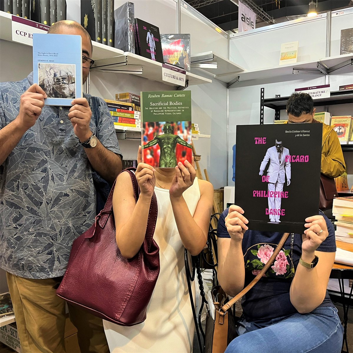 fil_heritage's tweet photo. SPOTTED: The FHL Team is getting lit at the #MIBF2023
#GetLit #MIBF #BookFairFinds
📸 Andre Grego Angeles III https://t.co/rEpoeVb80A