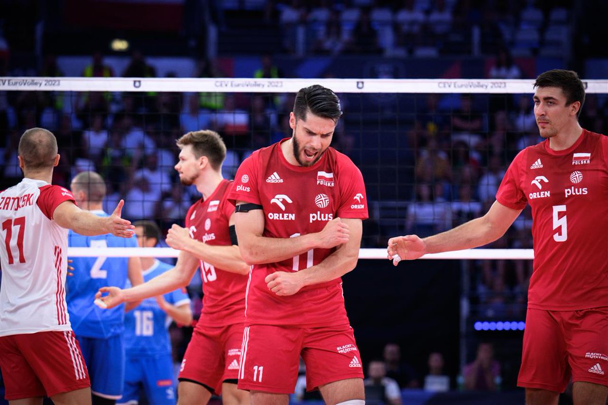 PolskaSiatkowka's tweet photo. Z rana mamy dla Was kilka zdjęć - tak dla przypomnienia, że reprezentacja Polski zagra jutro w finale #EuroVolleyM 😎

📷 CEV https://t.co/HNOwVqfnqv