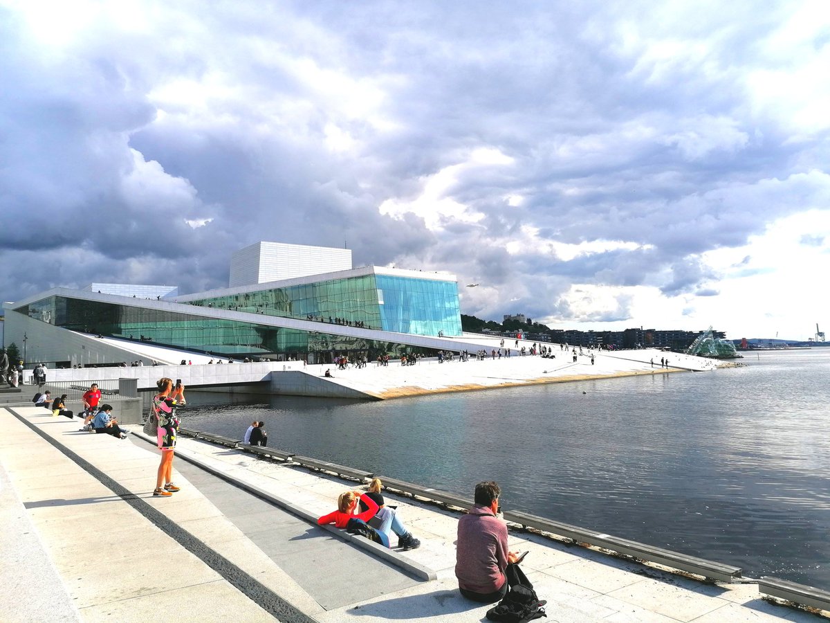 bsakany's tweet photo. #Oslo https://t.co/shk829FJV0