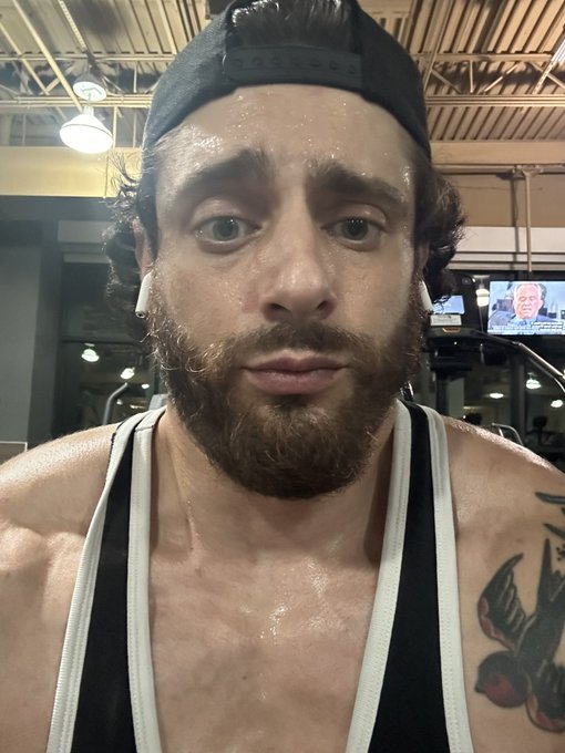 Late night tricep work!!! https://t.co/o3mda6pI1l<a href="/tag/mvsales"class="tags"><span>#mvsales</span></a>