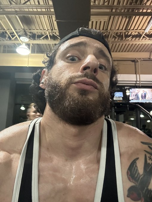 Late night tricep work!!! https://t.co/o3mda6pI1l<a href="/tag/mvsales"class="tags"><span>#mvsales</span></a>