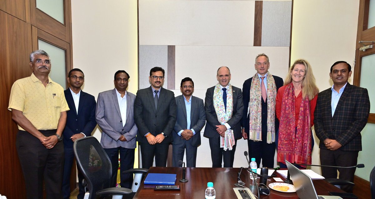 midc_india's tweet photo. CG of Kingdom of Netherlands &amp; GOM organised roundtable on sustainable mobility for promoting EV sector with Dr H Kamble-PSec, @dskushwah_singh DC Ind, HE @BartdeJong10 CG NL,@WampieLibon Director-Int Enterprise Dpt, @BaertdeBreyBart Chief Int Officer Elaad &amp; other officials https://t.co/zBndnB5a9K