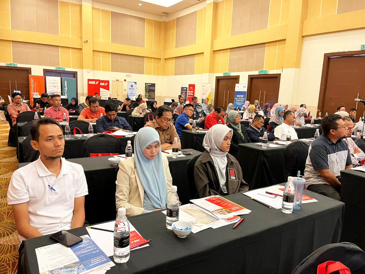tr_trobot's tweet image. 12th September 2023 - T-Robot showcased its innovation at the MIDF Automation and Digital Forum (East Coast Edition) held at Raia Hotel &amp;amp; Convention Centre Terengganu. 

Thanks to all who visited our booth! Stay tuned for updates!
@mtdcmalaysia
#trobot #co9p #ir40