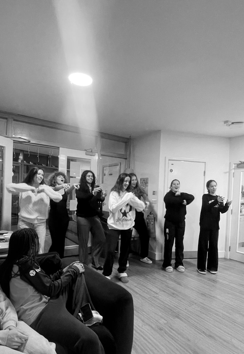 Colvin House tweet media