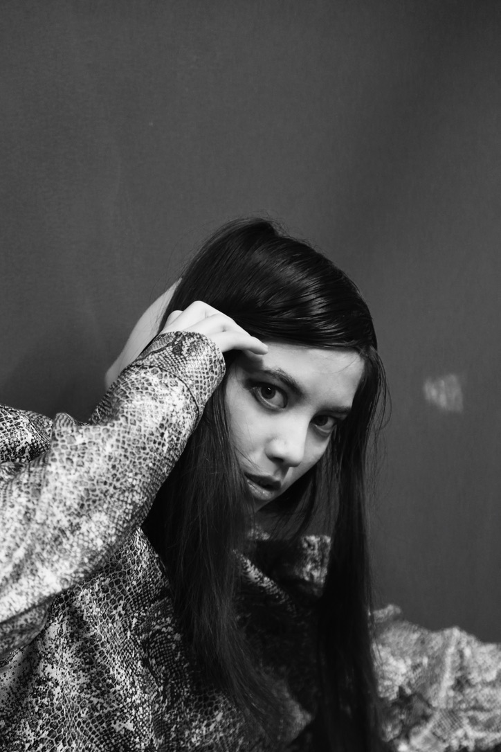AVYSS_magazine's tweet photo. 【news】現実に基づいたものは何もない｜Annika ZeeがEP『Patience』を発表

大自然フォークインスパイア
https://t.co/G1b973jAZD https://t.co/htoB7oKFdU