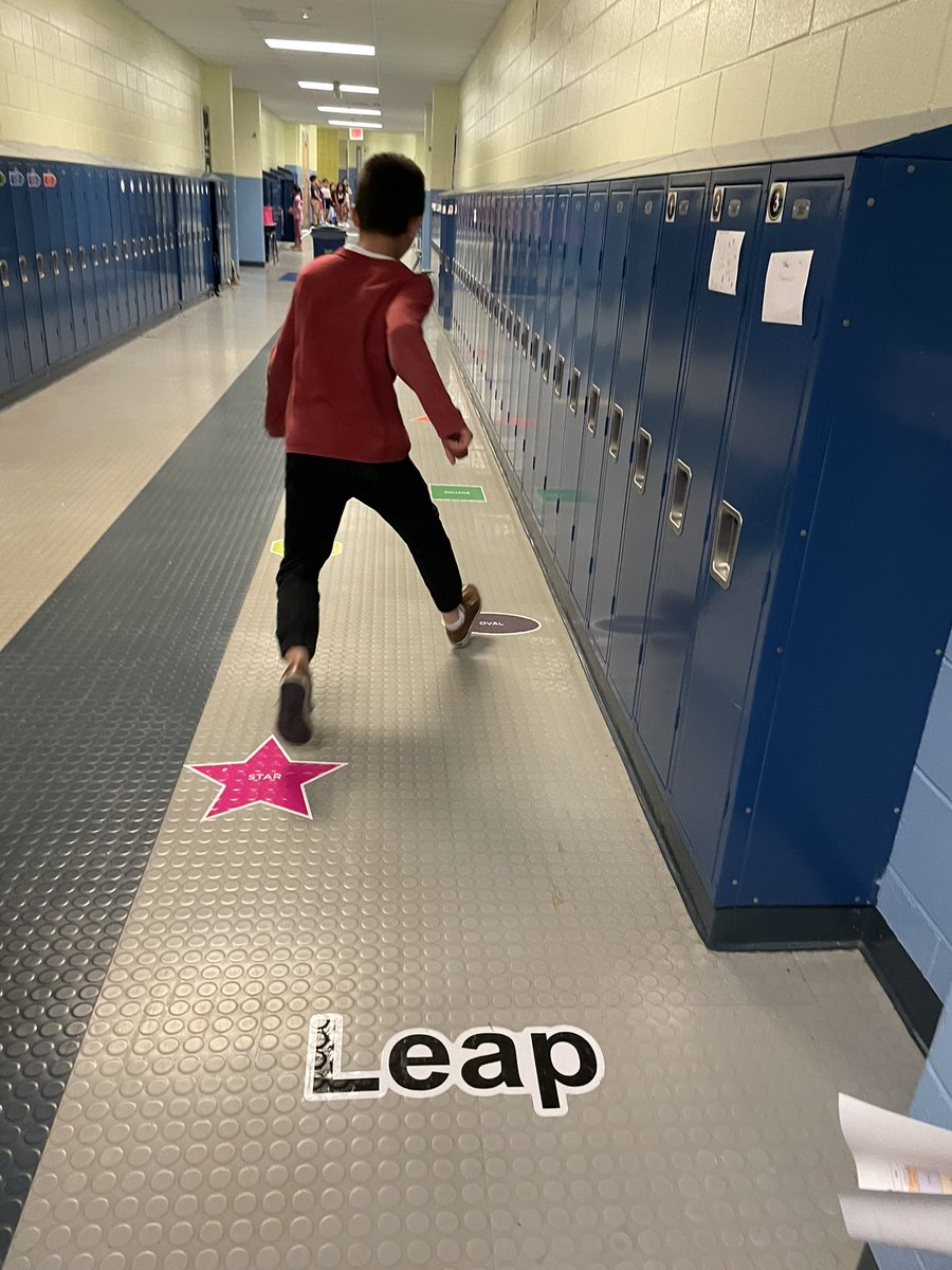 GloriaJCSL's tweet photo. Caught these @HHESHUSKIES taking a #leap @FitandFunPlay #sensorypathways #brainbreaks @MCPSCommunitySc https://t.co/y5YMqRFpST