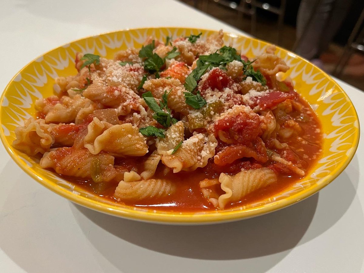 HbgRestWeek's tweet image. Pictured:
▫️ Strawberry Burrata Salad
▫️ Bloody Mary Langoustine
▫️ Amaretto Affogato
▫️ Pasta Alla Zozzona
▫️ Tres Leches Cake with Strawberry Compote
▫️ Arancini 
Reservations are recommended for Pastorante. Restaurant Week continues until Sept. 22. 🍽️ #LoveHBG