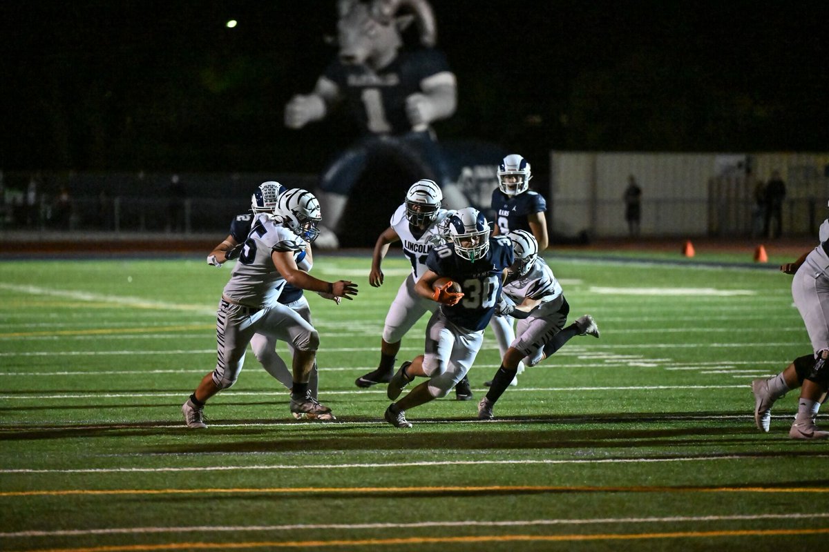 CasaRobleFB's tweet photo. 🔥The countdown is ON! Just 24 hours until Casa Roble Rams host Del Oro Eagles! Gear up for a BLACKOUT Spirit Night you won't forget!🖤🏈 #RamPride #BlackOutNight @delorofootball 
Tickets👉 https://t.co/8GlY8IREx2 https://t.co/CxywTSFpzQ