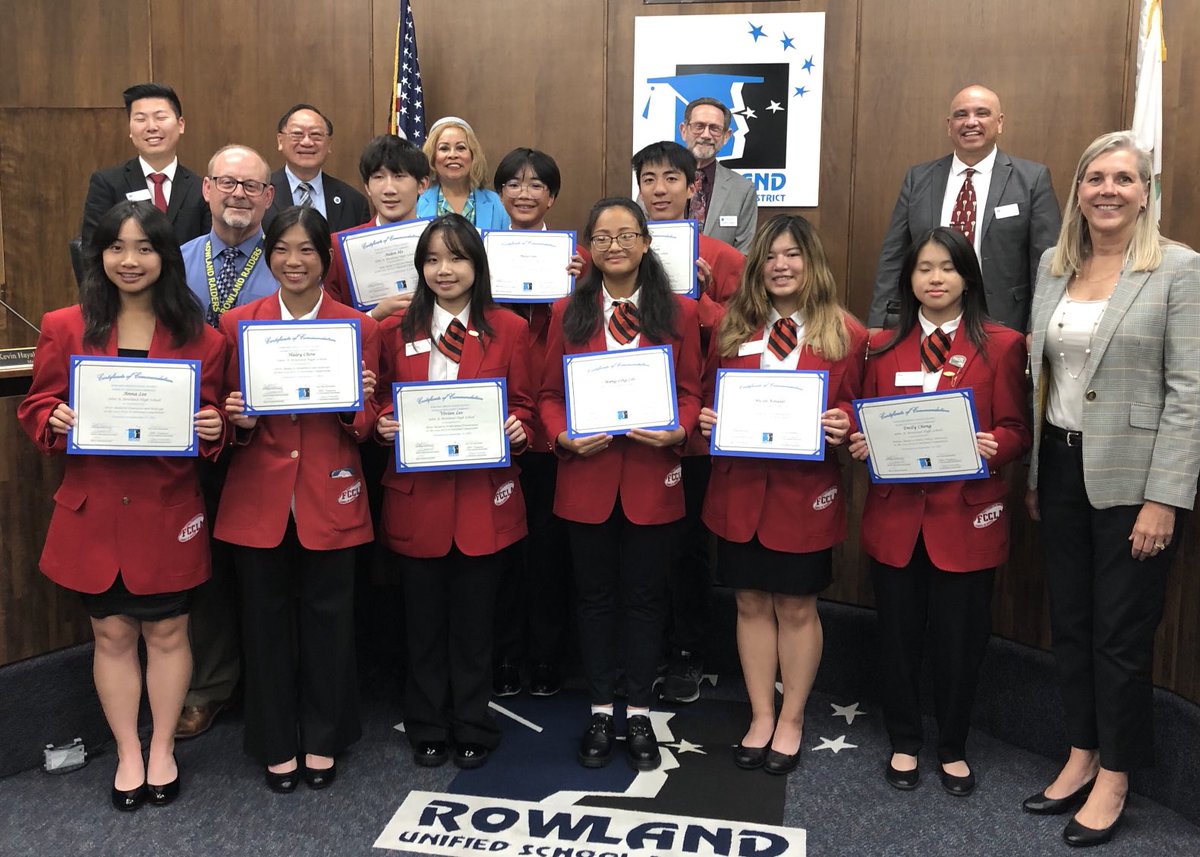 rusdkids's tweet image. ⁦@rowlandhs⁩ principal ⁦@Mitch_Brunyer⁩ is very proud of his students as they earn top honors from FCCLA! #WeAreRUSD #TooGood ⁦@_JulieMitchell_⁩ ⁦@RowlandSchools⁩