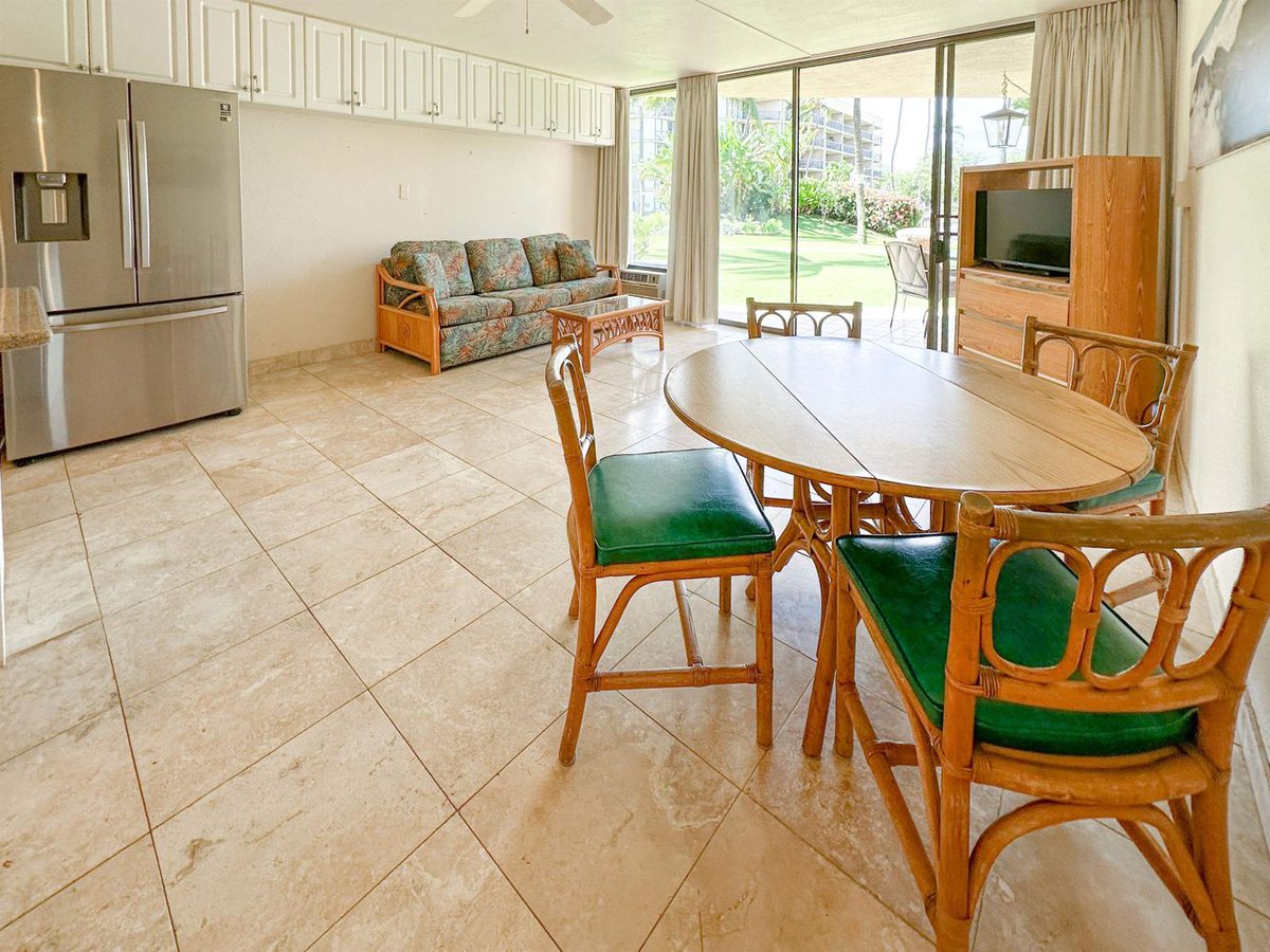 HawaiiLife's tweet photo. Just listed by Susana McIntosh, R(S) and Cory McKim, R(S) is 1032 S Kihei Rd #A116 in Kihei, Maui, for $910,000. OPEN HOUSE: Friday, Sept. 15, 10am to 5pm
https://t.co/DqLplKworX
Maui Sunset Beachfront Complex. Tap the link for details.
#HawaiiLife #Maui https://t.co/f59CCardFy
