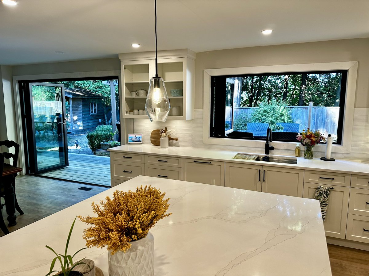 Lexario_Systems's tweet photo. LEXARIO Exterior Aluminum Folding Doors are made in Port Coquitlam, BC, Canada.  We supply and install premium exterior aluminum folding doors since 2014 at competitive pricing and great lead times. 

Visit our showroom or request a quote page. https://t.co/GA8UiCpjvL https://t.co/tf6jHkjo2v