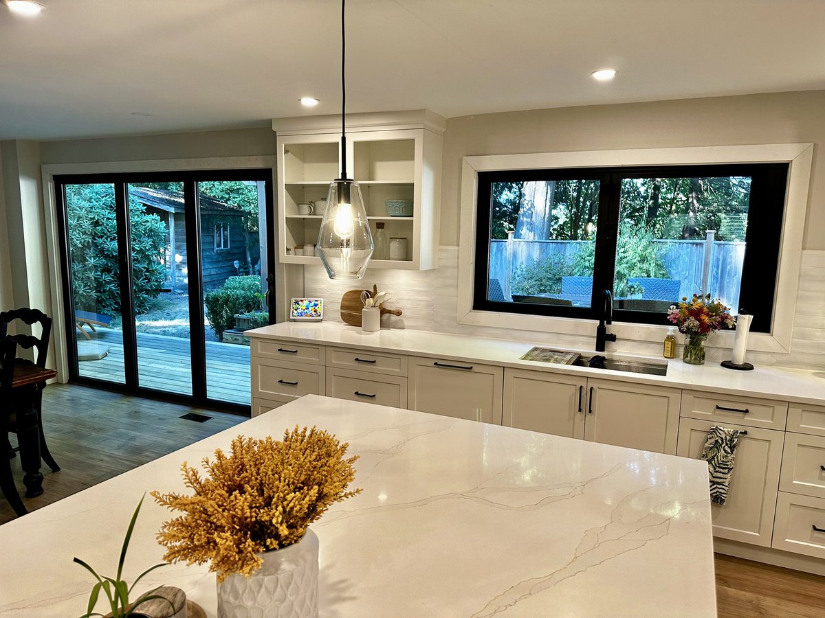 Lexario_Systems's tweet photo. LEXARIO Exterior Aluminum Folding Doors are made in Port Coquitlam, BC, Canada.  We supply and install premium exterior aluminum folding doors since 2014 at competitive pricing and great lead times. 

Visit our showroom or request a quote page. https://t.co/GA8UiCpjvL https://t.co/tf6jHkjo2v