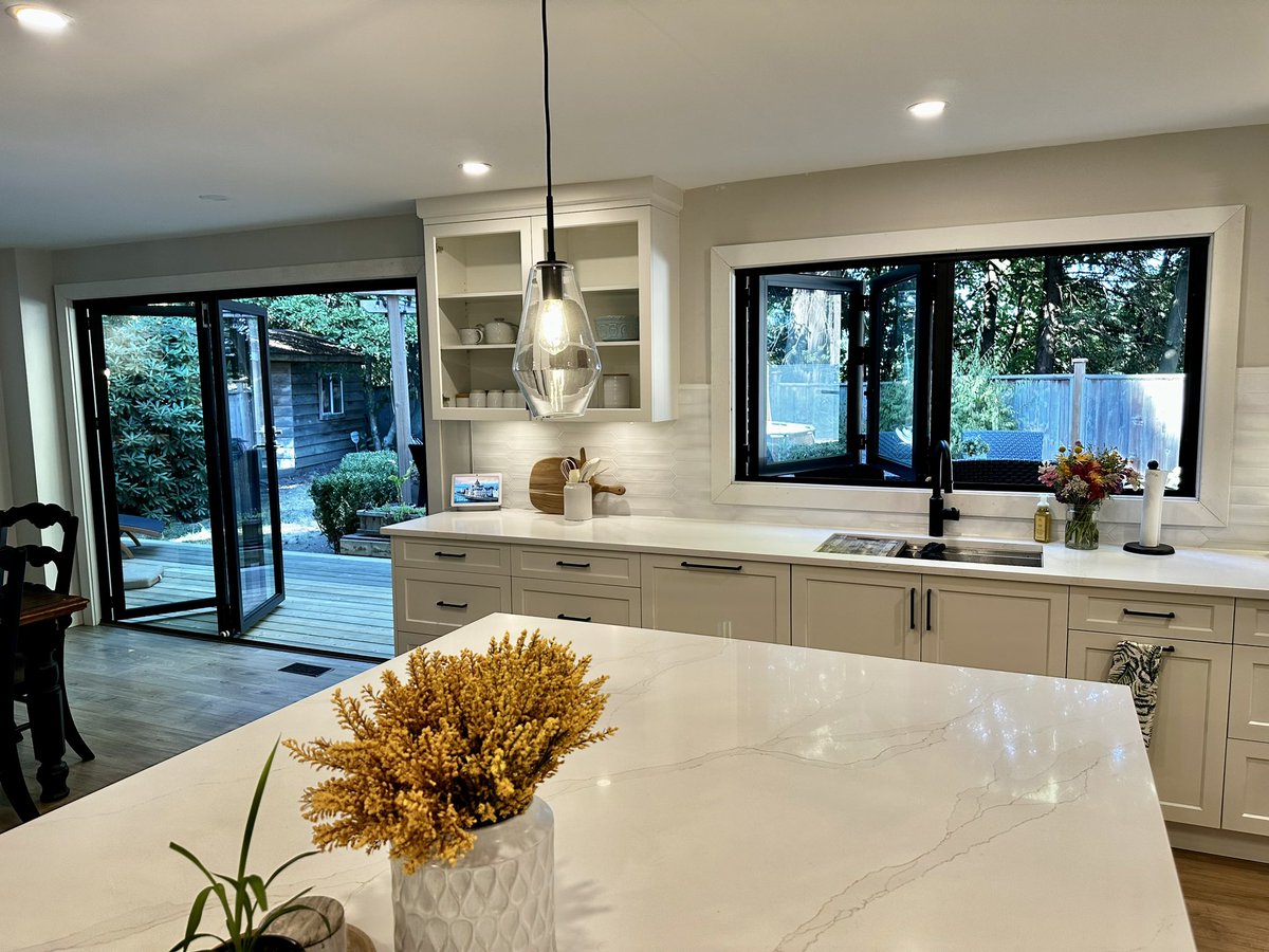 Lexario_Systems's tweet photo. LEXARIO Exterior Aluminum Folding Doors are made in Port Coquitlam, BC, Canada.  We supply and install premium exterior aluminum folding doors since 2014 at competitive pricing and great lead times. 

Visit our showroom or request a quote page. https://t.co/GA8UiCpjvL https://t.co/tf6jHkjo2v