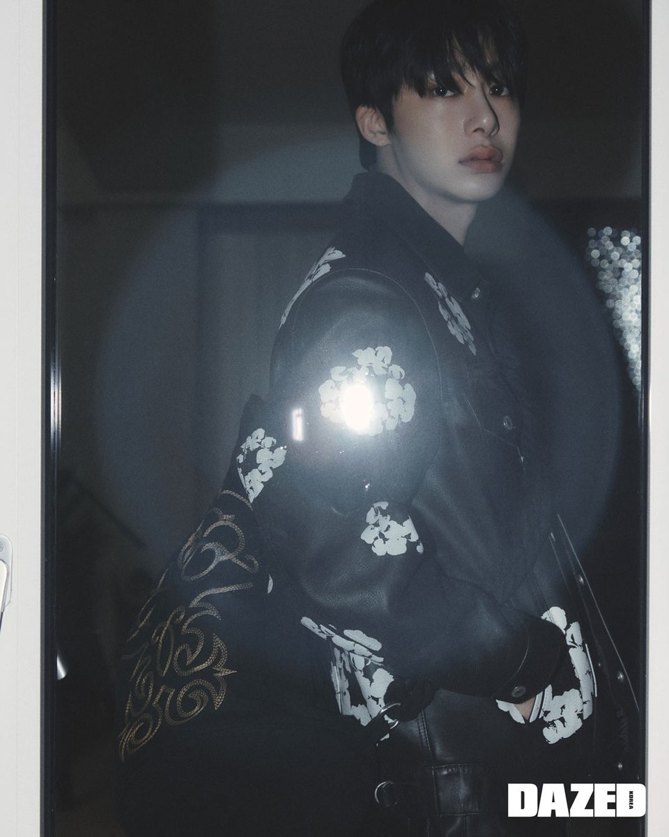 DazedKorea's tweet photo. NOUVELLE DENIM #협찬

데님 티어스 X 리바이스 시즌 3. 블랙 바이커 커뮤니티에 헌사하는 컬렉션이 마음을 평온하고 고요하게 다스린다.

#DenimTears #데님티어스 #TremaineEmory #트레메인에모리 #HYUNGWON #형원 #MONSTAX 

더 많은 화보와 기사는 <데이즈드> 10월호에서 만나볼 수 있습니다. https://t.co/FDJ4g5jTcB