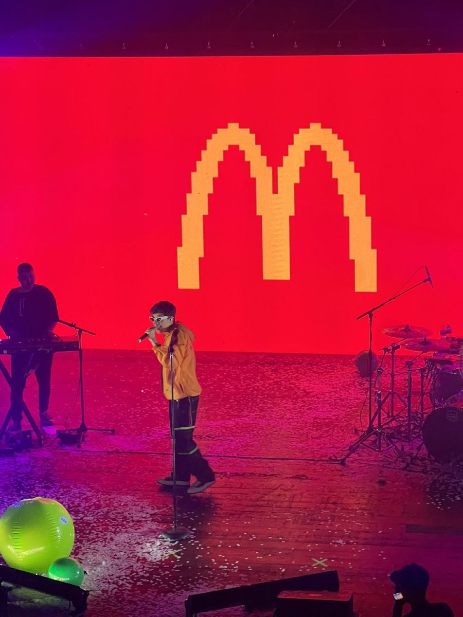 crxstalnetwork's tweet photo. LMAOOO https://t.co/5VMVEfCU18