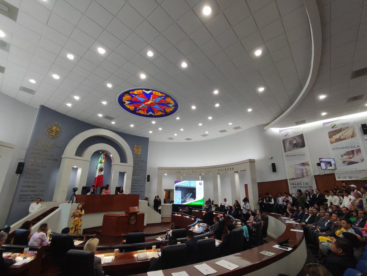 ElenaRamirezSLP's tweet photo. Ha finalizado un período con mucho aprendizaje para seguir adelante en nuestra labor con San Luis Potosí 🟠

Hoy concluimos con éxito el informe de nuestro segundo año de trabajo legislativo. ✅ https://t.co/Wdr4fuEDgP