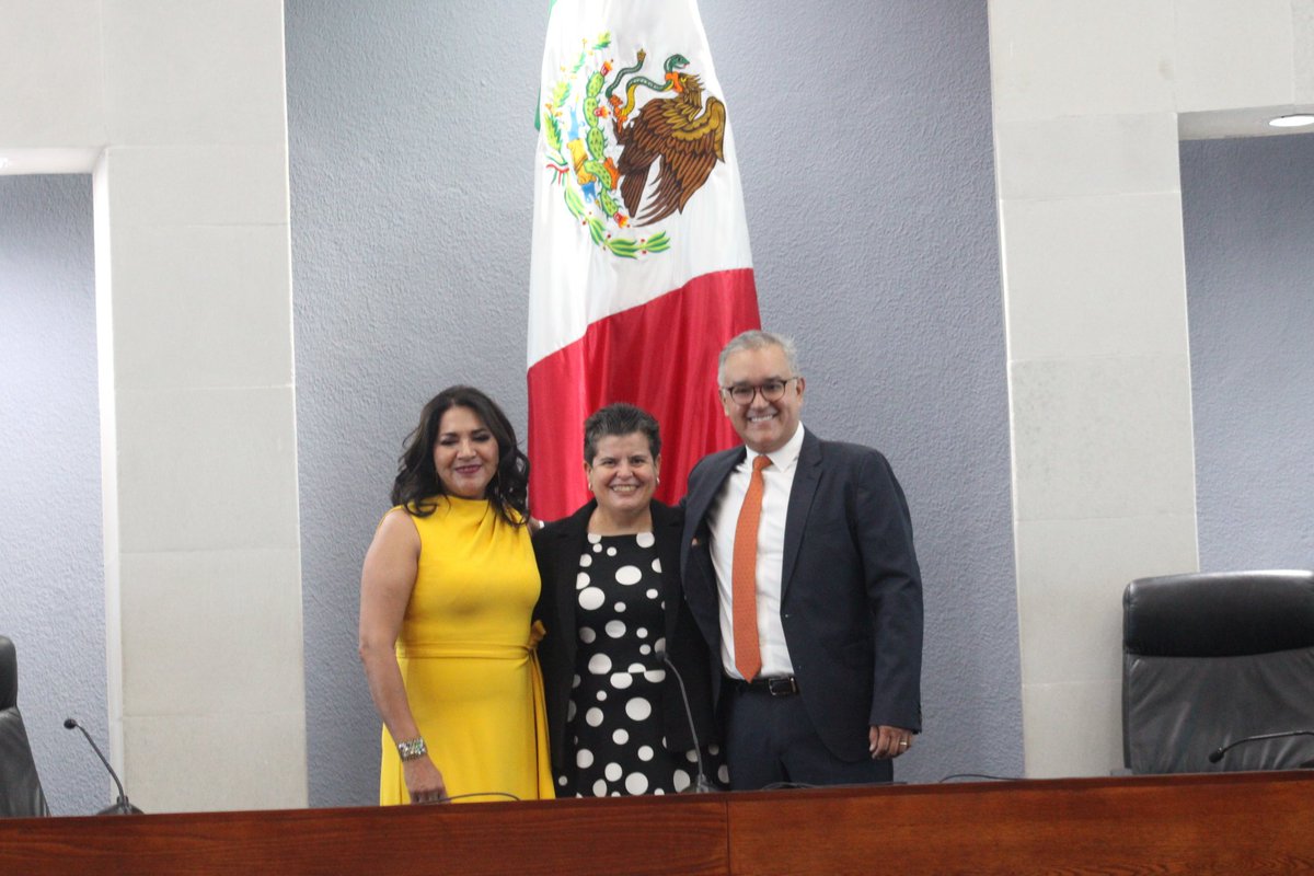 ElenaRamirezSLP's tweet photo. Quiero expresar mi profundo agradecimiento a mis colegas legisladores por su compromiso y a la ciudadanía por su apoyo constante.🧡

 Seguimos trabajando con determinación por el bienestar de las y los Potosinos. 🇲🇽💪 🟠🧡 https://t.co/ZxhmDTBE2V
