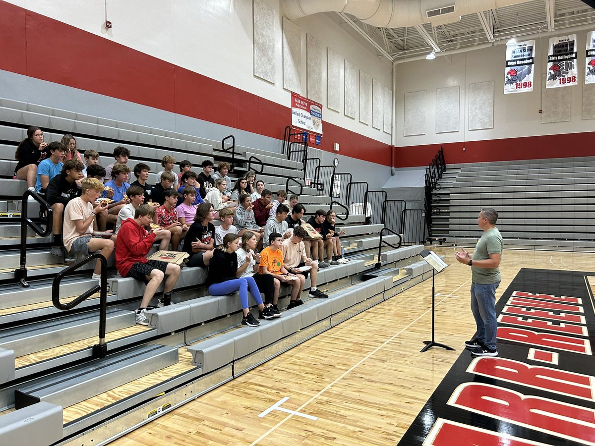 fca_br's tweet photo. The BR FCA welcomed Eric Miller today to Viking Arena. Eric shared a tremendous message with our HS huddle. He talked about three things we find in Christ…Strength; Satisfaction; and Salvation. https://t.co/chzpe7dBBO
