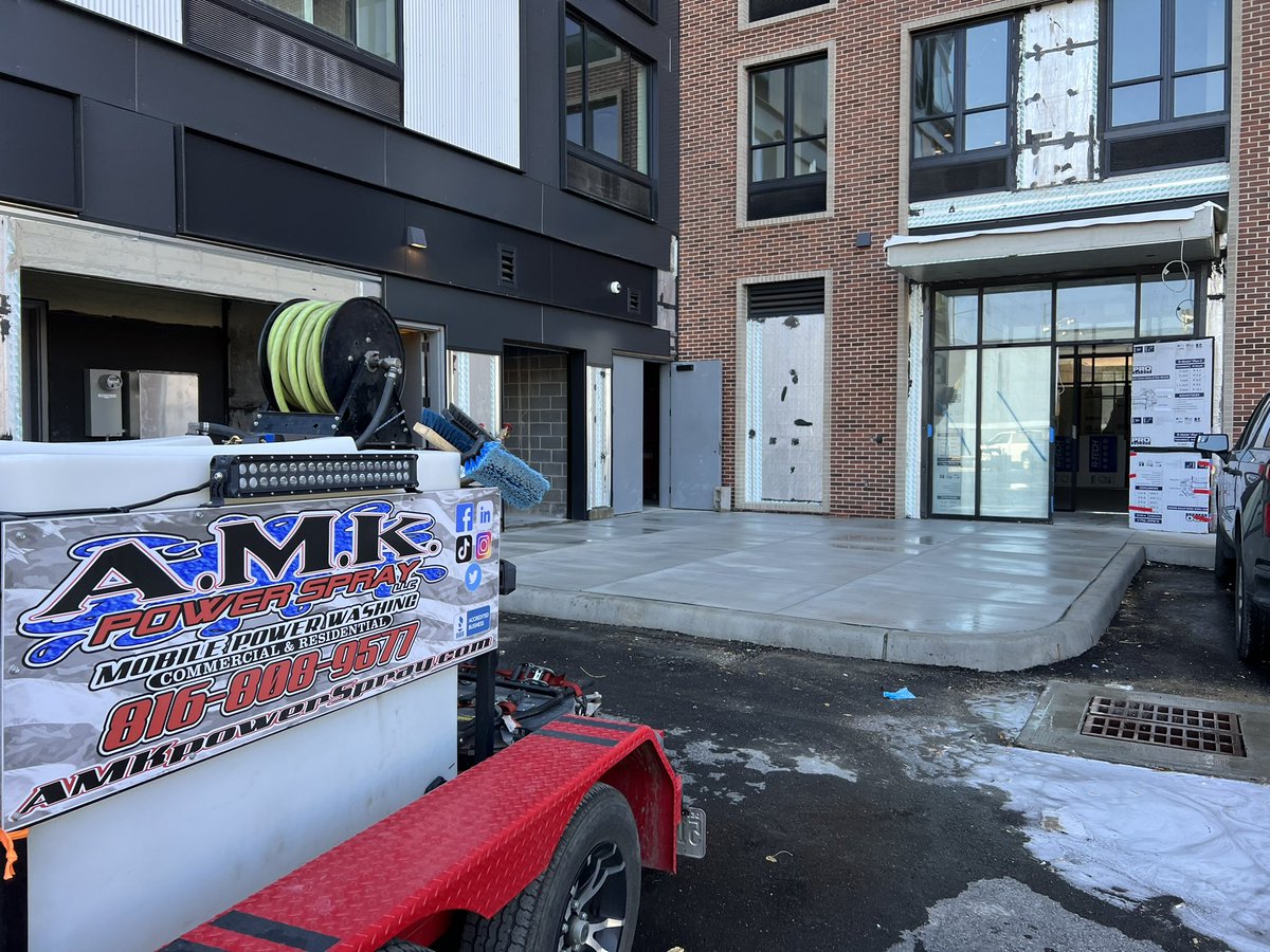 AMKPowerSpray's tweet photo. A.M.K.did a clean and lighten up on a 3 week old hydraulic leak on a newer concrete pour. Turned out a lot better than we expected given the circumstances. We definitely appreciate the opportunity. #amkpowerspray #pressurewashing #concrete https://t.co/mT8CxTFBw9