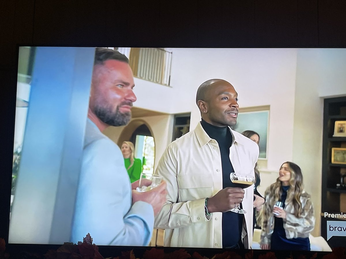 This guy was here for the drama! 🤣🤣
#SouthernCharm