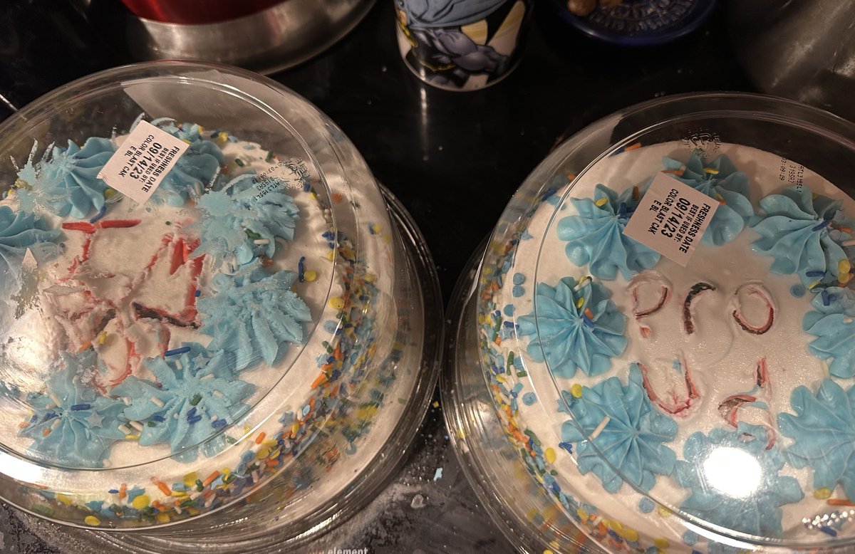 totallytimweber's tweet photo. So my friend’s Birthday just passed.
So naturally, I did what any #SpiderMan fan does for a fellow Spidey fan & decorated these cakes for him.
The fact that it looks WORSE than the movie just makes it even funnier too 😂
#ImNotProud #AcrossTheSpiderVerse
@chrizmillr @philiplord https://t.co/bKcnN7M2dC