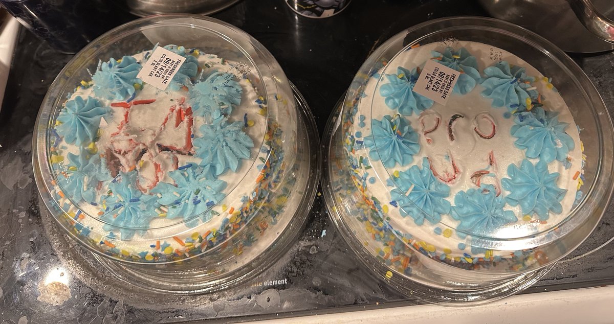 totallytimweber's tweet photo. So my friend’s Birthday just passed.
So naturally, I did what any #SpiderMan fan does for a fellow Spidey fan & decorated these cakes for him.
The fact that it looks WORSE than the movie just makes it even funnier too 😂
#ImNotProud #AcrossTheSpiderVerse
@chrizmillr @philiplord https://t.co/bKcnN7M2dC