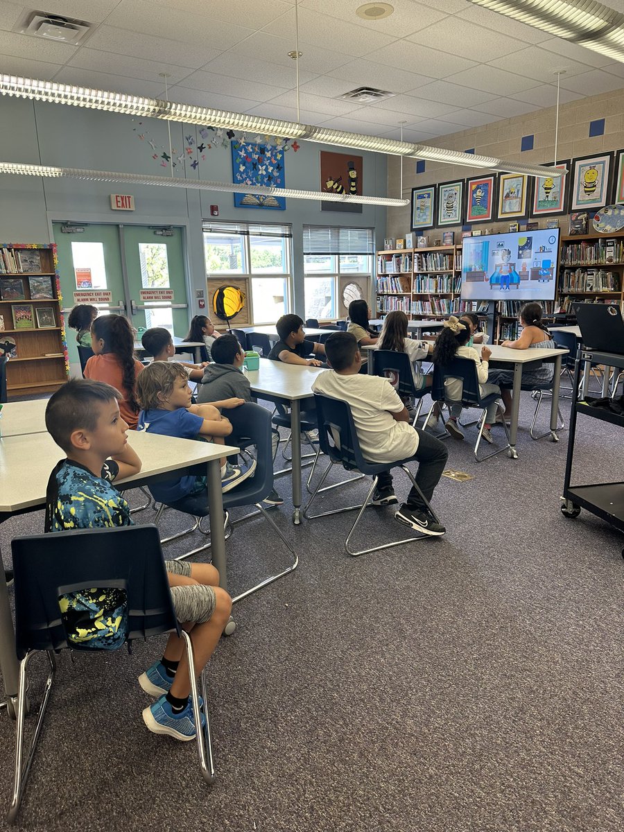 DesiraeSimpson9's tweet photo. This week our wonderful 🐝 worked on their mindfulness.   Being in the present is something we all need to remember to do.  #aisdcounseling #theplacetobee https://t.co/QPaEcaLOiP
