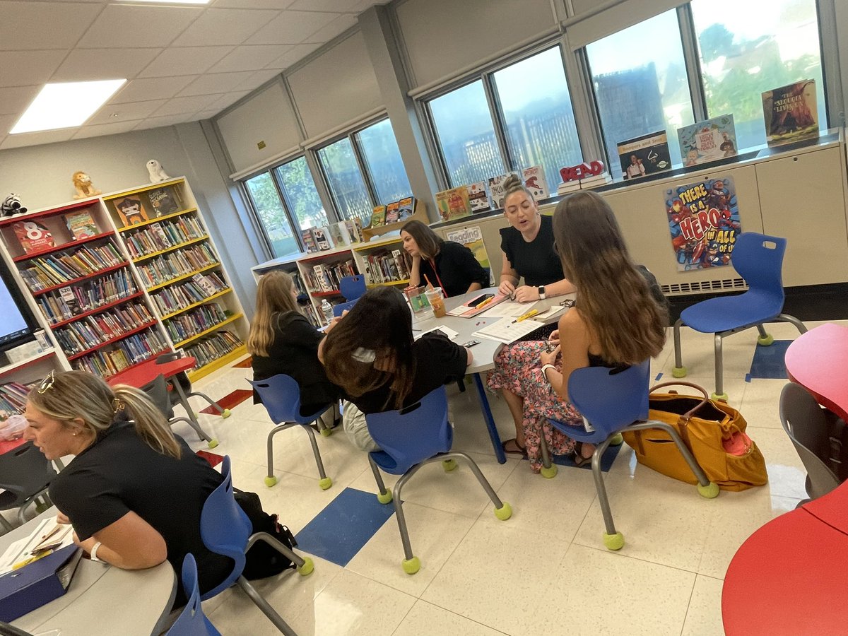 Thank you to <a href="/Mrs_Cappellano/">Mrs. J Cappellano</a> and <a href="/3rdGradeLahti/">Brittany Lahti</a> for helping our new teachers navigate through their first year at Island Trees! <a href="/BethRoemerIT/">Beth Roemer</a> <a href="/SparkeShines/">J.F. Sparke School</a> <a href="/WeRStokes/">Stokes School</a> 🐾🐾