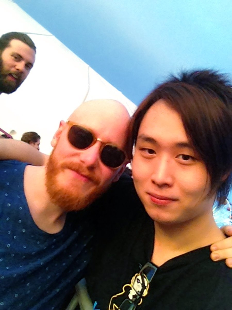 HBK737's tweet photo. #JosephGreer; Keyboardist from Temper Trap - Future Music Festival Asia '13 - 16 March 2013

*photobomb by Drummer #TobyDundas

#TheTemperTrap #FMFA2013 #DJYang2 #DJYangYang #DJYang² https://t.co/XcyMo1IaRh