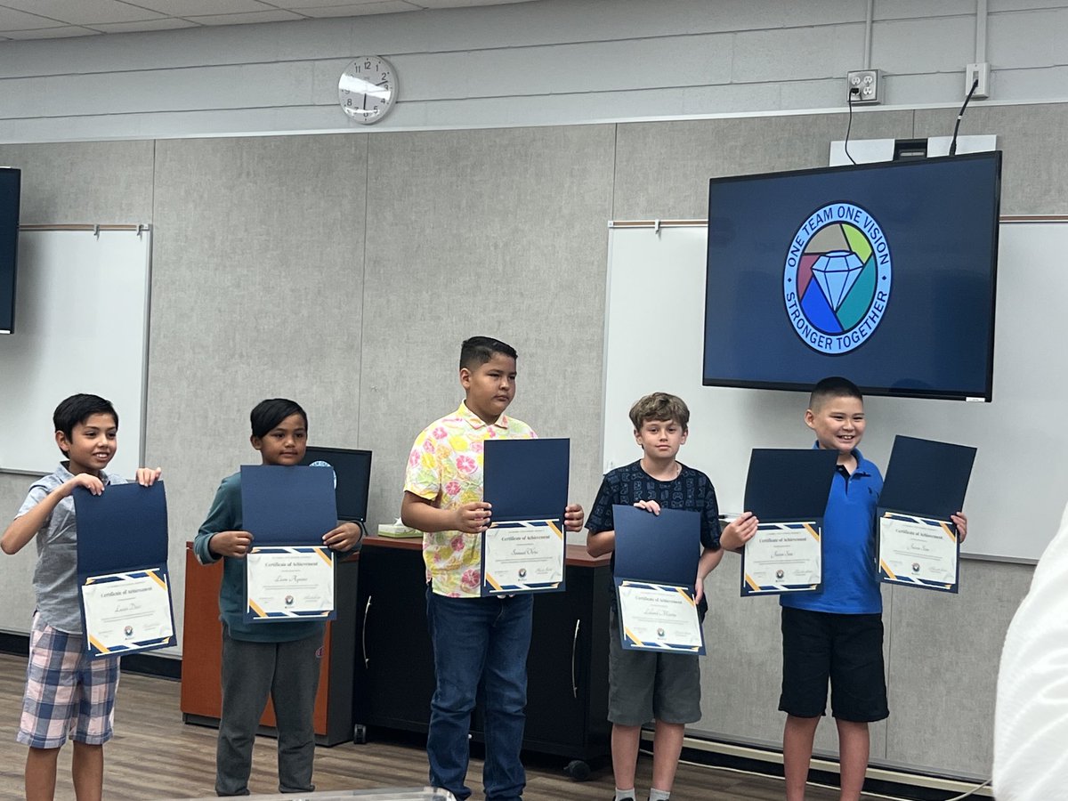laderapalma's tweet photo. Celebrating students who achieved a perfect score on the state test @LHSchools Board Mtg! Our own LP dragon Leland got a perfect score in ELA! Congratulations!🎉 #DIAcademy @mrsdrpoole @emilyflesher7 @DrCarlosLHCSD https://t.co/kw5BxSsDDW