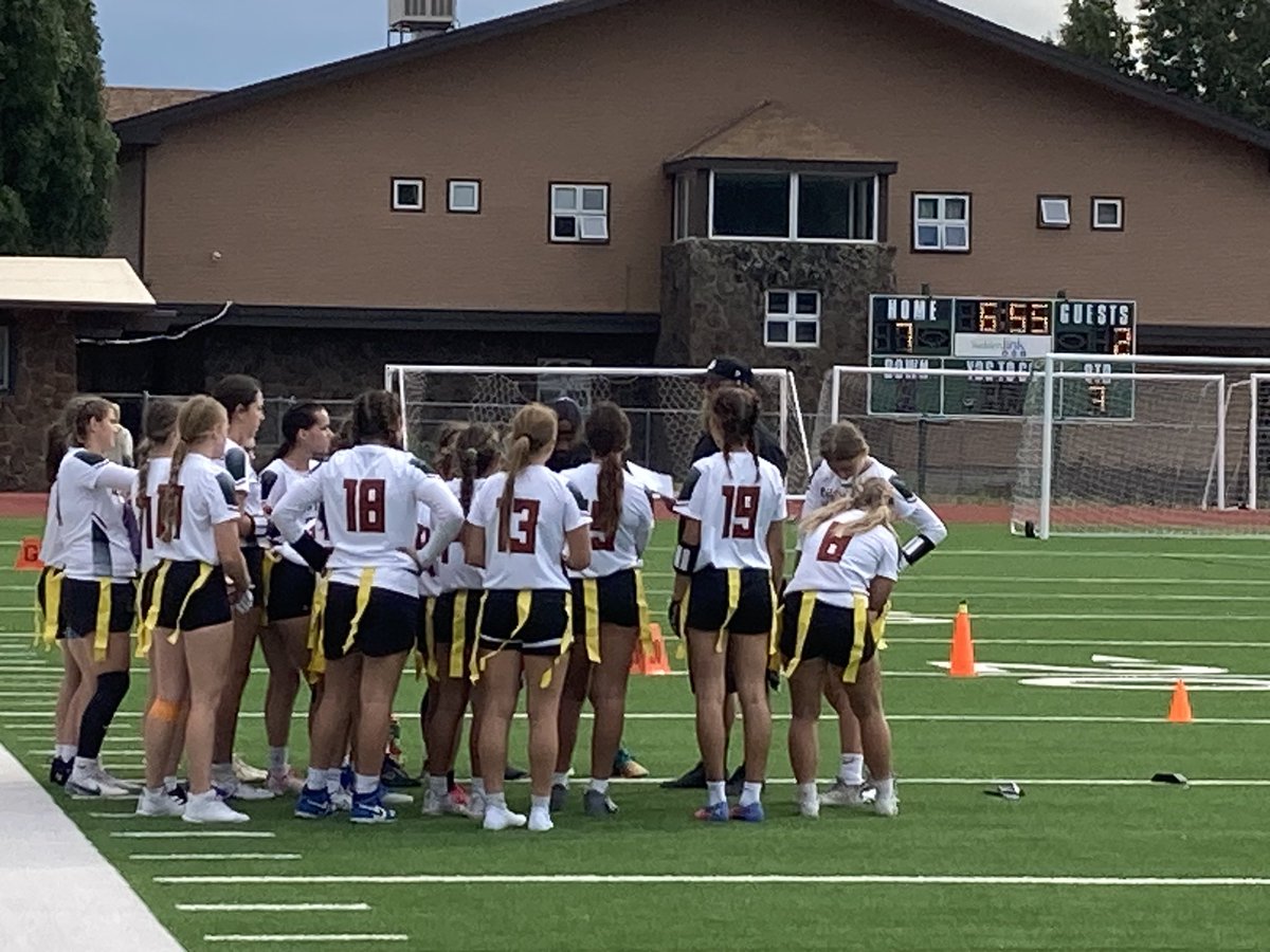 Our Coyotes came up a bit short on the road today in Flagstaff losing 13-2… on the bright side they were able to eat a great meal from <a href="/Someburros/">Someburros 🌯</a> and <a href="/Timmyv1993/">Tim Vasquez</a> a huge s/o to him for supporting our ladies! #CVFamily  #TheCampWay