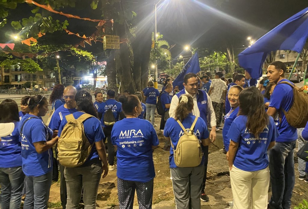 🖐🏻 #Comuna5 | Recorrer los territorios, compartir experiencias con nuestros líderes y escuchar a la comunidad y sus aportes para seguir construyendo JUNTOS. 

Seguimos disfrutando nuestra campaña, seguimos creciendo en equipo. <a href="/PartidoMIRA/">Partido MIRA</a> 

📍 Francisco Antonio Zea.