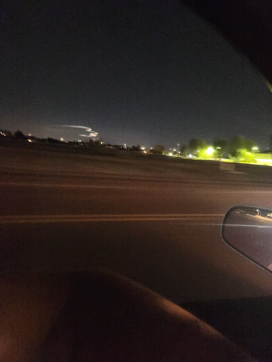 TheSenior_HS's tweet photo. I live in phoenix, and I saw this... can someone explain it to me? Because the sun is not out... so what is it? Aliens? https://t.co/ISQnXtcJfS