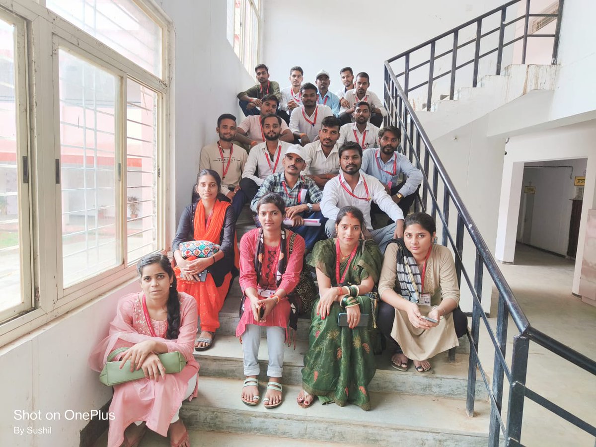 Kp585200Pathak's tweet photo. जगन्नाथ स्मृति महाविद्यालय चितरंगी में सभी जन सेवा मित्र साथियों द्वारा जागरूकता अभियान के तहत सभी छात्रों को जागरूक किया गया https://t.co/VnjFaDo4wg