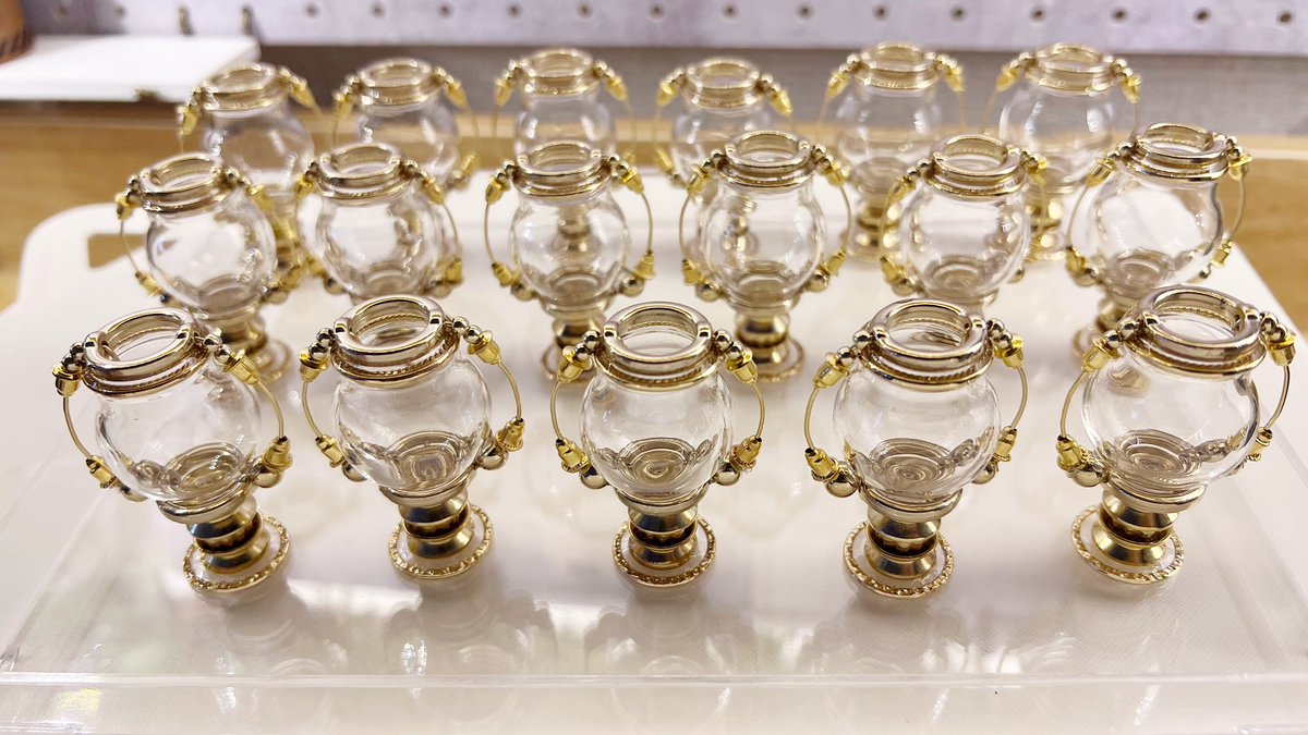 lunosphere's tweet photo. 魔法の香水…注入動画✨　#レジン https://t.co/iBGivzV3ZC