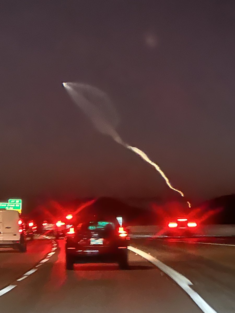 SSMPhotog's tweet photo. @DevonCanales Wtf was that. Saw it while on the 101 https://t.co/5T2aNHZpk9