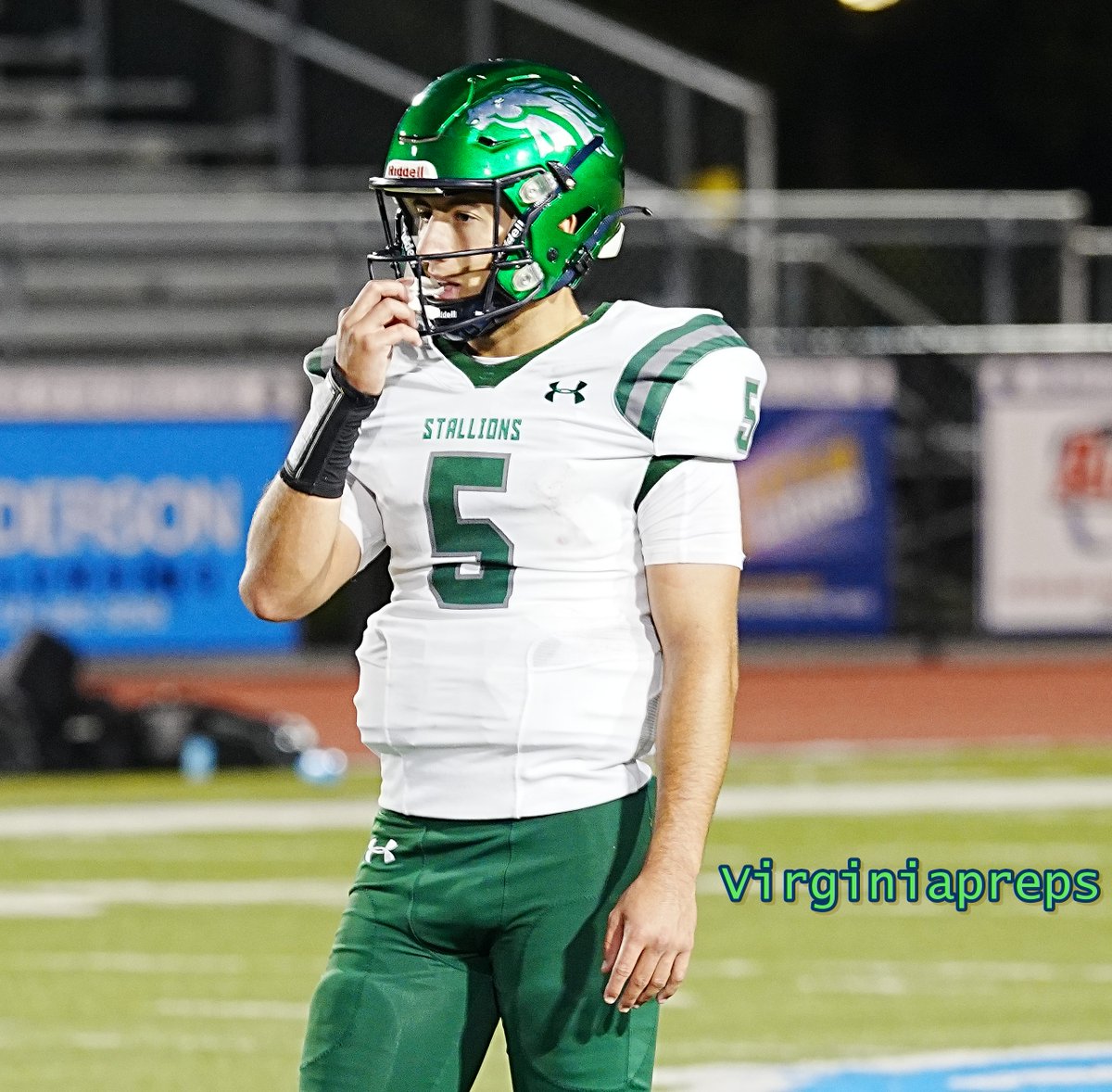 WillVapreps's tweet photo. South County @SoCoFootball QB @JDennisQB5 threw touchdown passes of 95, 77 and 11 yards and added a 30-yard rushing touchdown during a 50-7 win. Check https://t.co/kLSmr5pSWp for a recap https://t.co/y4gPfGKD8N