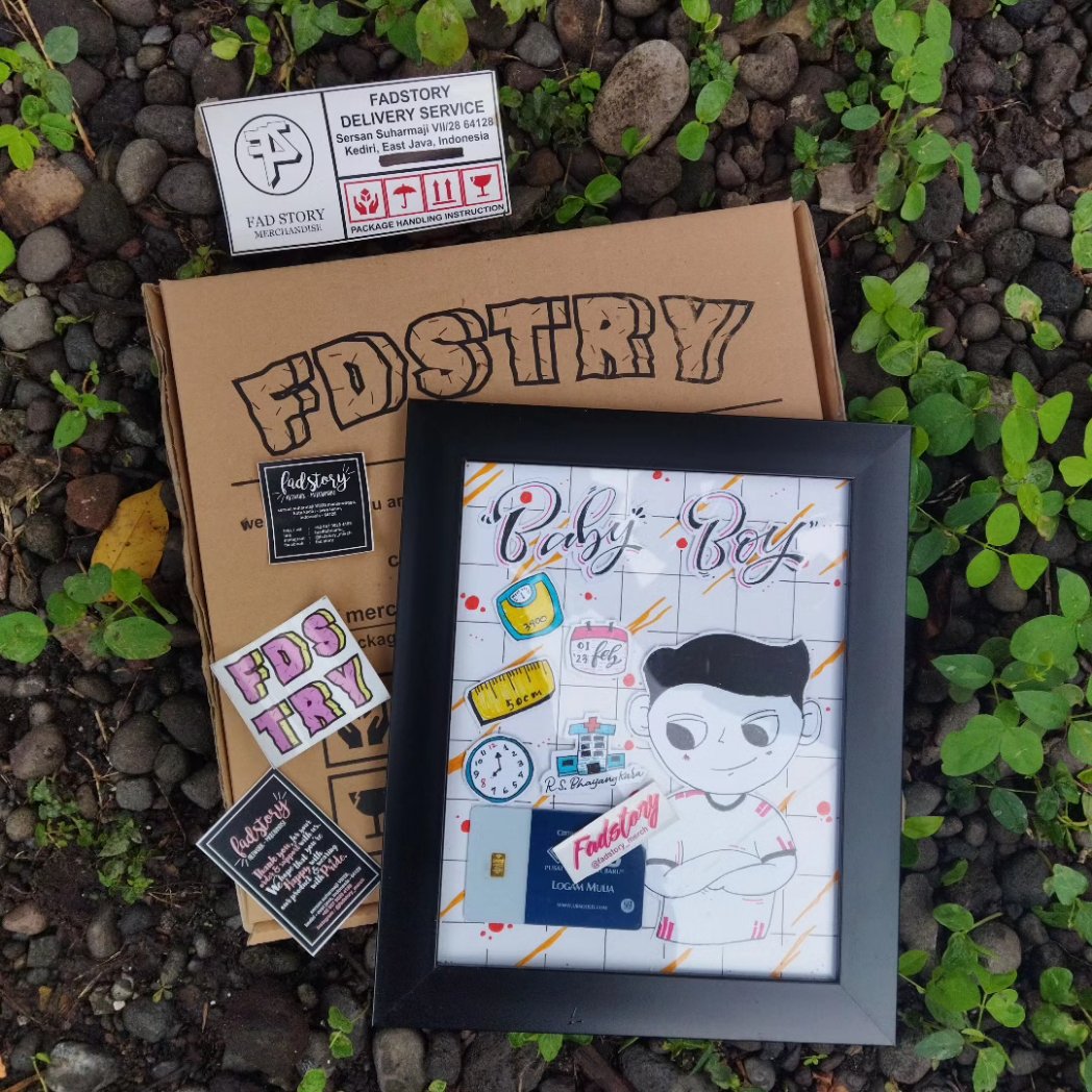 fuadfebrianto's tweet photo. Kado unik? Follow instagram at fadstory_merch atau bisa tanya-tanya di @semogaberkah___ 

#fadstory #fuart18
#doodle #doodleart #art https://t.co/w1qbCzxgFy