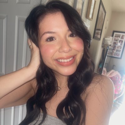 AimeeNsolis's tweet photo. #NewProfilePic 🐈‍⬛ https://t.co/lQ0PvuD7ZZ