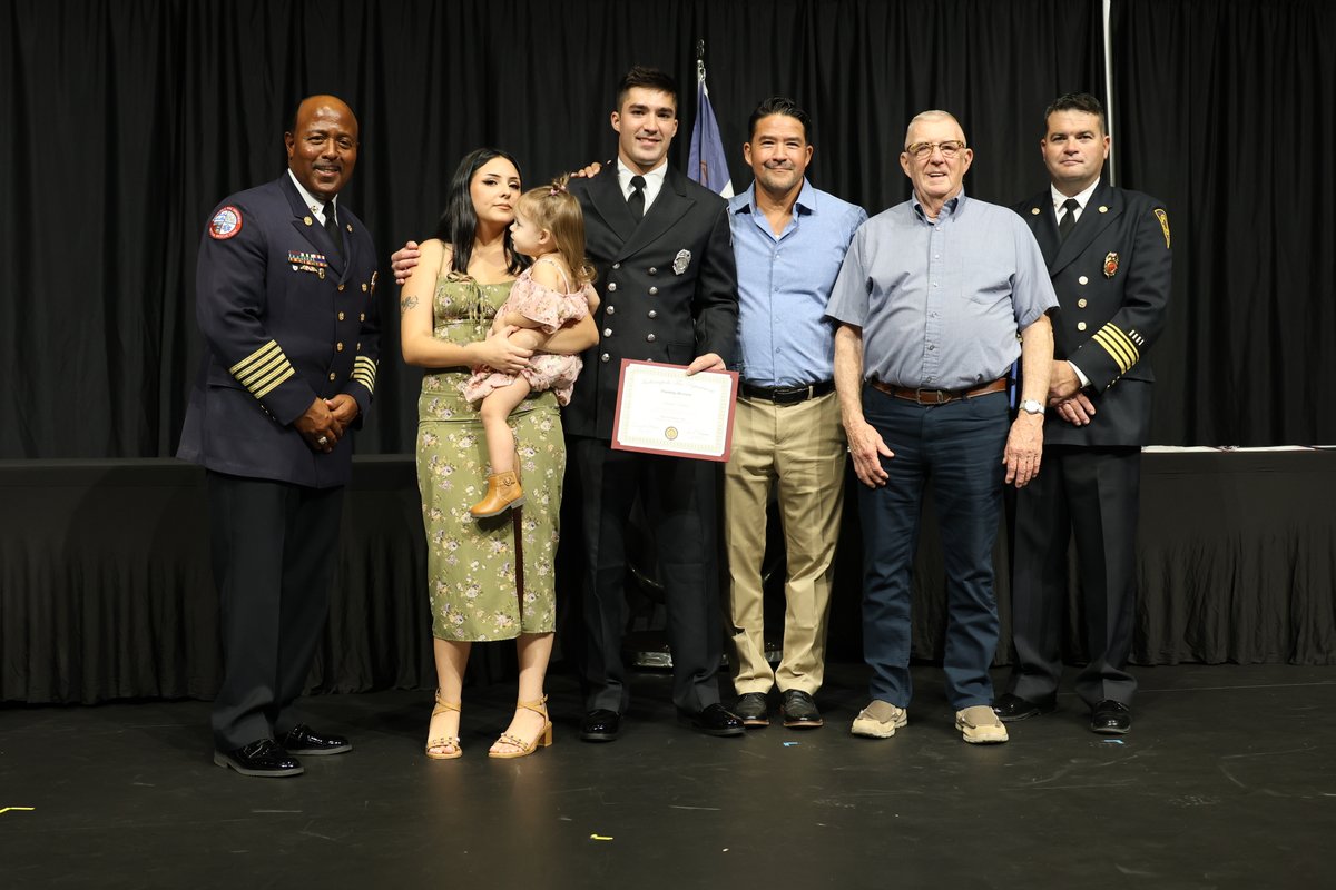 A second class off the current #IFD hiring list is set to begin on January 8th of 2024.
Interested in becoming one of Indy's Bravest ?? 🚒
The next IFD Hiring Process is slated to open in December.  
indy.gov/activity/becom…
