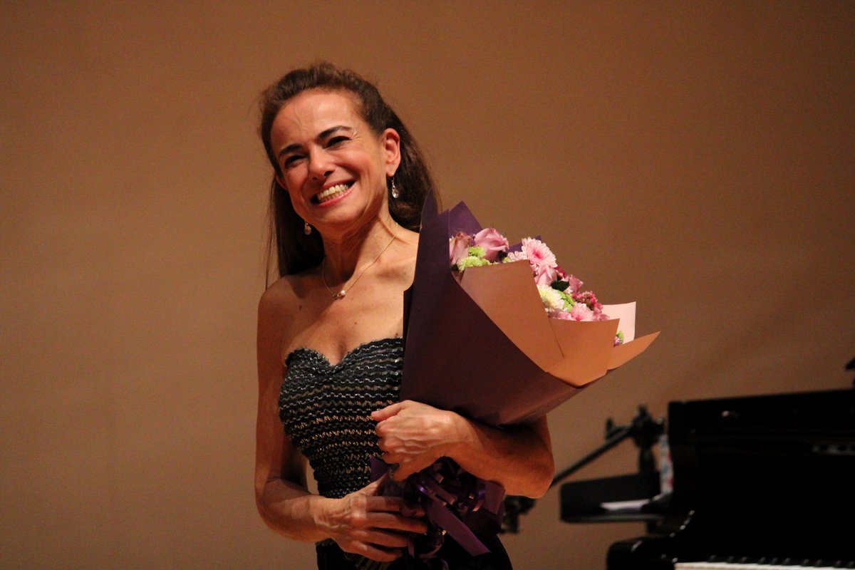 Dariof71's tweet photo. La pianista argentina, Karin Lechner, en el Festival Internacional de Piano en Blanco y Negro. @cenartmx 
.
.
.
@CulturaCiudadMx @dram1234 @alefrausto @FotoReporMx https://t.co/f1xuFNFqjL
