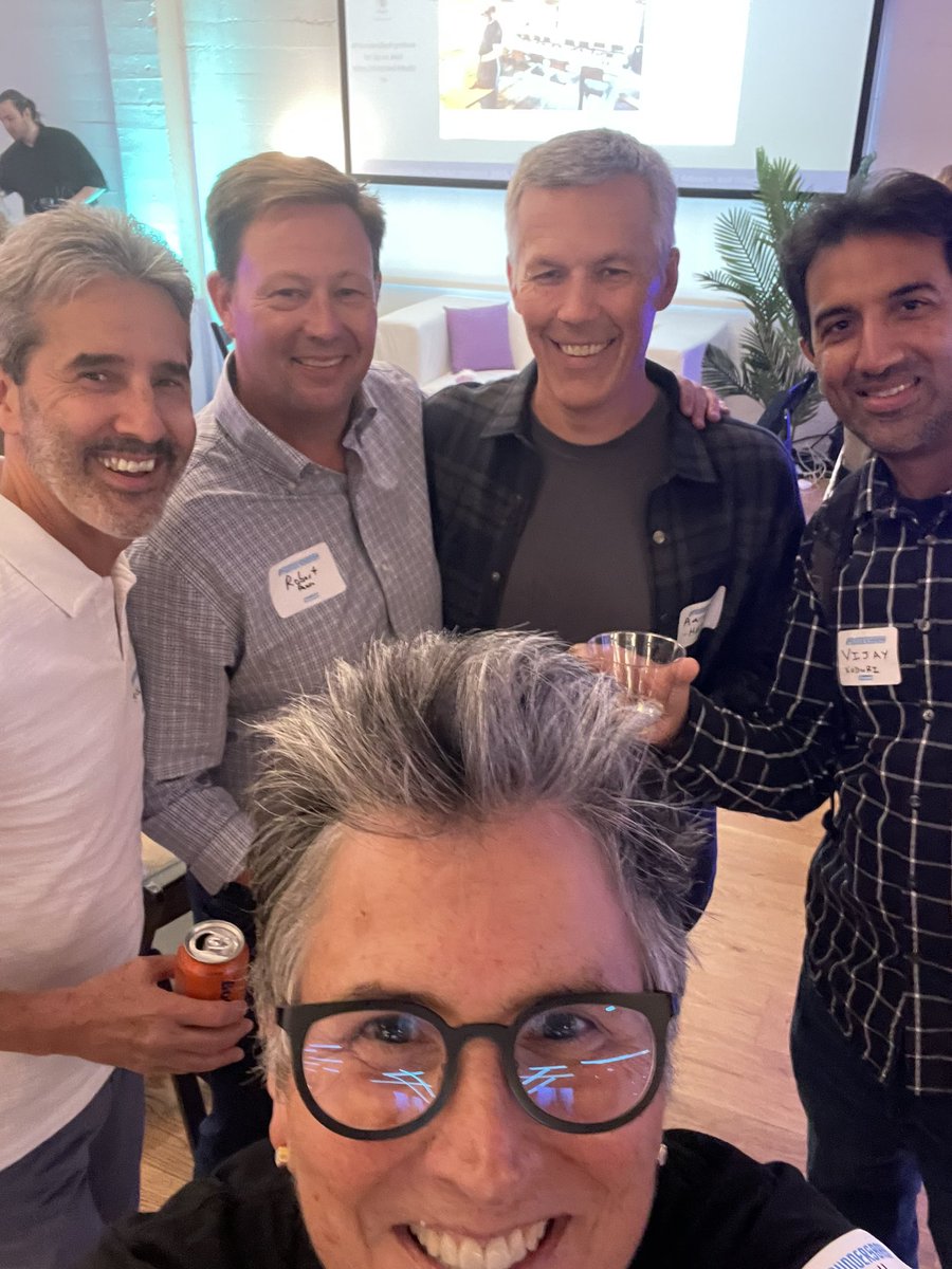 #foundersbash #julieselfie <a href="/CascadeFund/">Cascade Seed Fund</a>