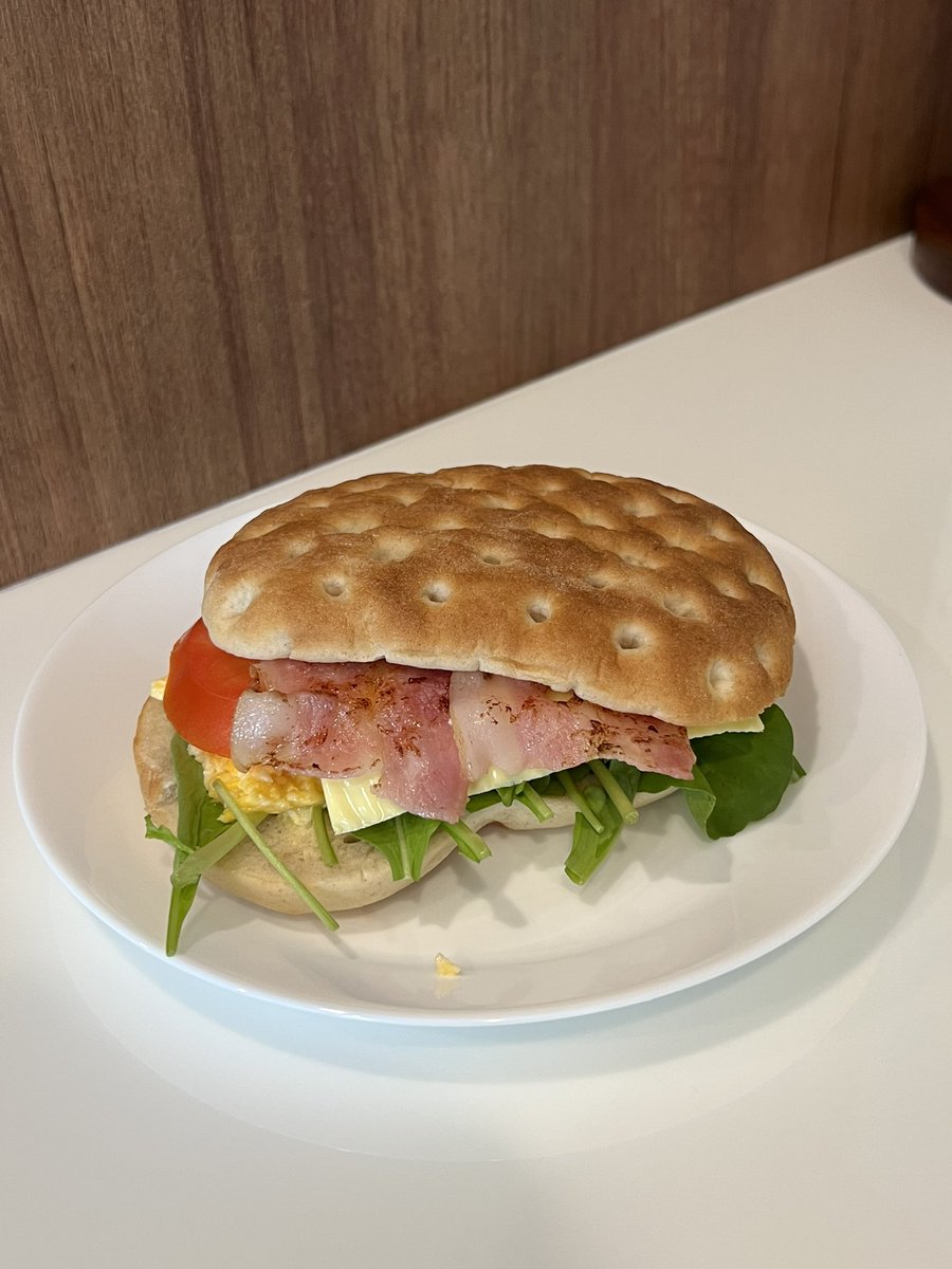godoeat's tweet photo. มื้อเช้าในทุกๆวันก็จะประมาณนี้🥪🌭
ขนมปังเลิฟเว่อสุดๆ เปลี่ยนขนมปังไปเรื่อย
หาทำไปเรื่อยย😆
ใครมีขนมปังอร่อยๆทำแซนวิช
แนะนำกันได้นะ😋
#อร่อย #ทำกินเอง #กับข้าวบ้าน
#อาหารเช้า https://t.co/Z12GiBRiOc