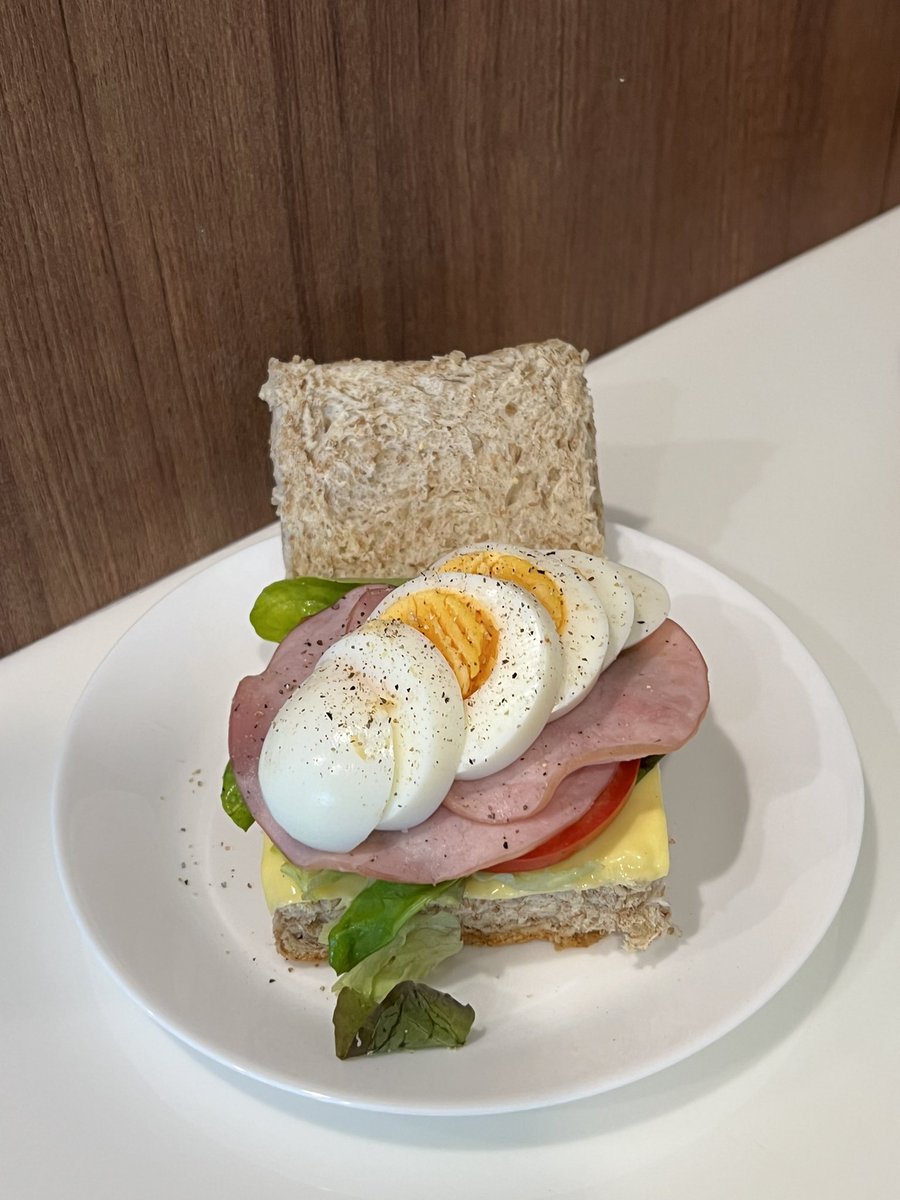 godoeat's tweet photo. มื้อเช้าในทุกๆวันก็จะประมาณนี้🥪🌭
ขนมปังเลิฟเว่อสุดๆ เปลี่ยนขนมปังไปเรื่อย
หาทำไปเรื่อยย😆
ใครมีขนมปังอร่อยๆทำแซนวิช
แนะนำกันได้นะ😋
#อร่อย #ทำกินเอง #กับข้าวบ้าน
#อาหารเช้า https://t.co/Z12GiBRiOc
